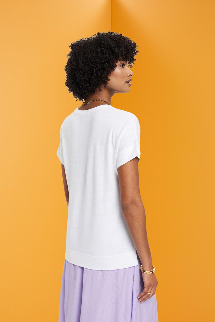 Viskoosin ja pellavan sekoitteesta valmistettu T-paita, jonka rinnan kohdalla painatus, WHITE, detail image number 3
