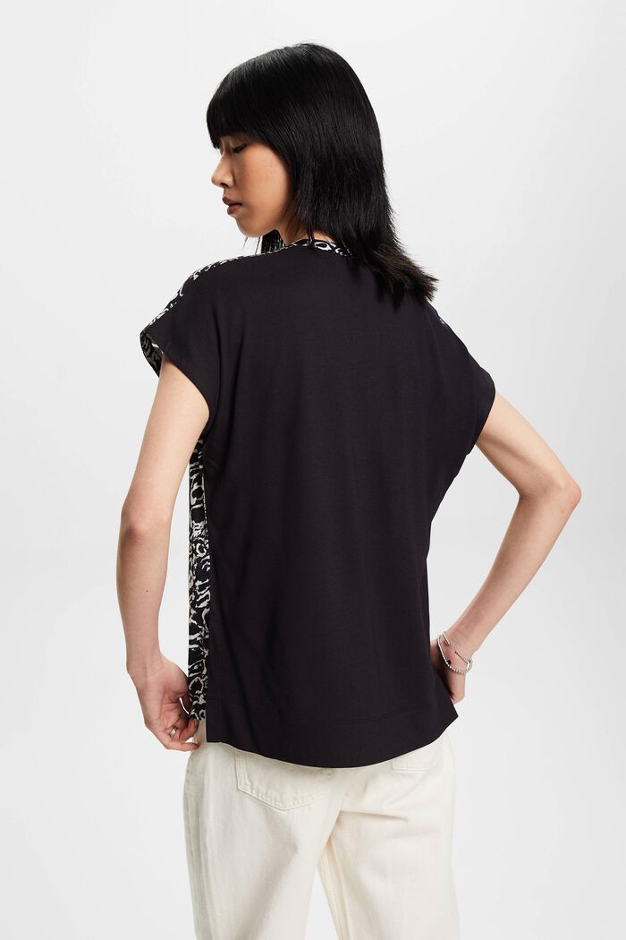 Edestä kuvioitu t-paita, halkiollinen pääntie, BLACK, detail image number 3