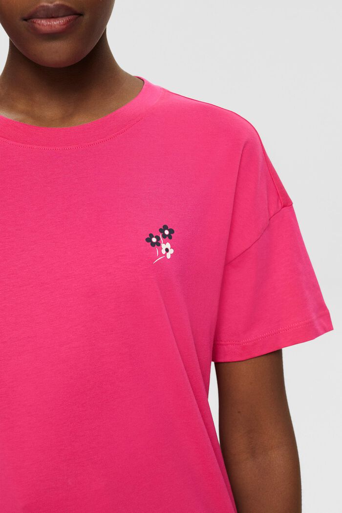 T-paita, jossa on kukkakuviointi rinnan kohdalla, PINK FUCHSIA, detail image number 2